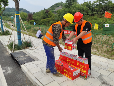 高溫慰問送清涼，情系一線暖人心——省交投集團、省交規院領導深入建設工程勘察一線開展慰問
